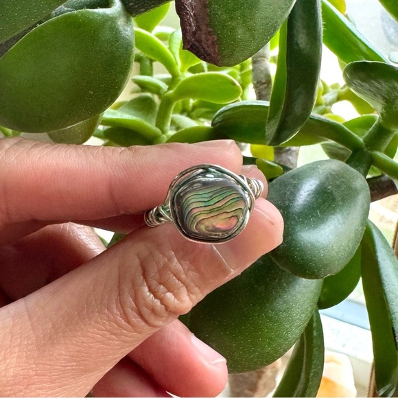 Unique Labradorite Wire Ring - Picture 2 of 3